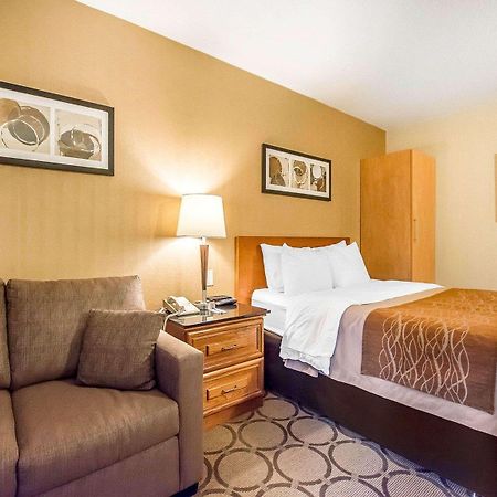 Comfort Inn Kirkland Lake Exteriör bild