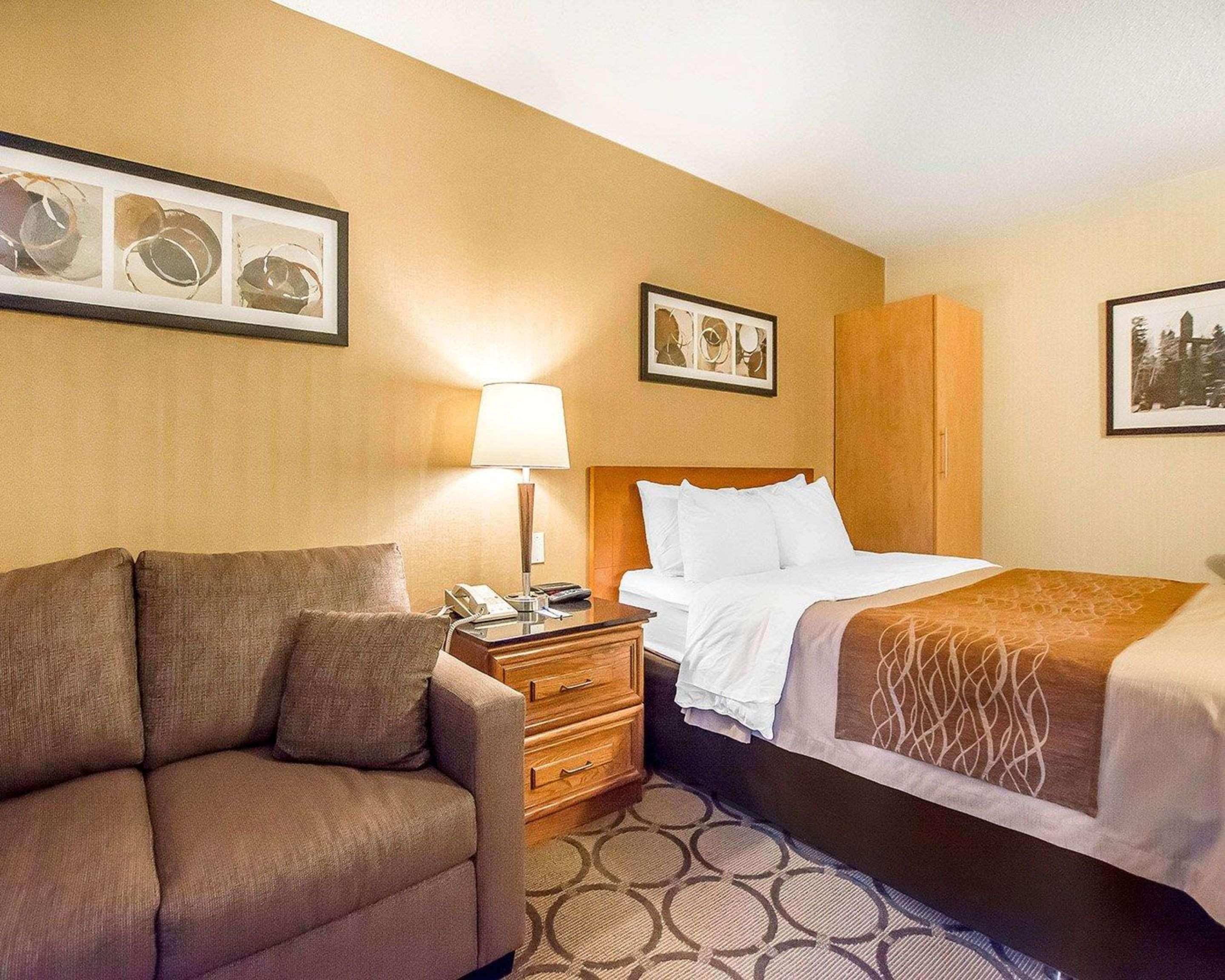 Comfort Inn Kirkland Lake Exteriör bild