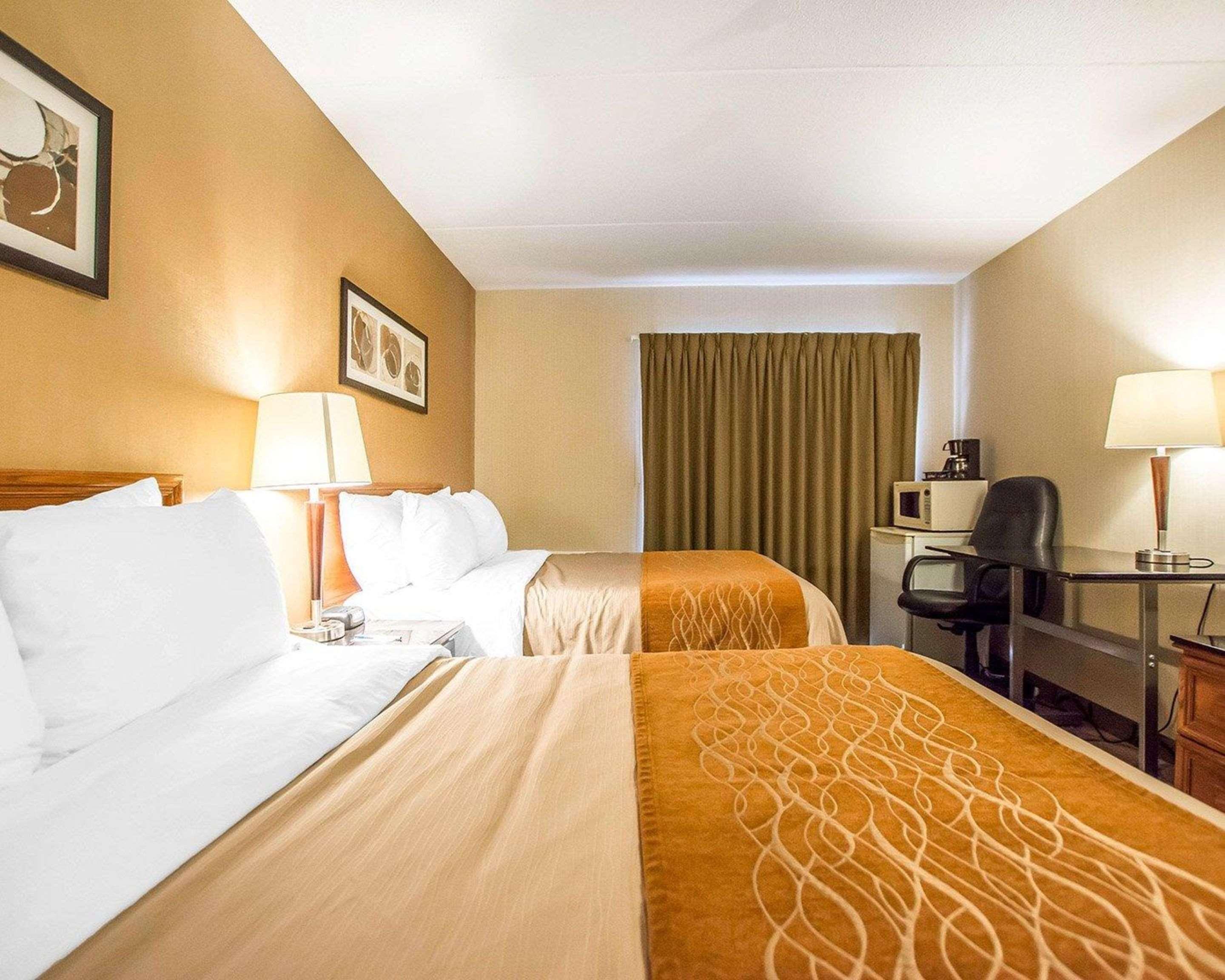 Comfort Inn Kirkland Lake Exteriör bild