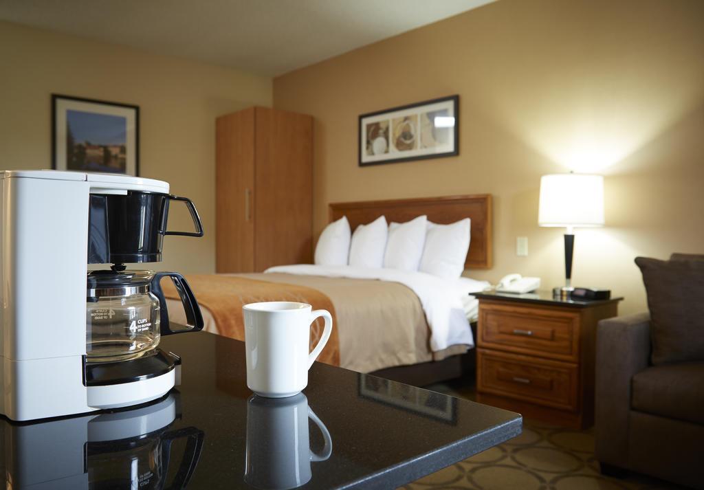 Comfort Inn Kirkland Lake Exteriör bild