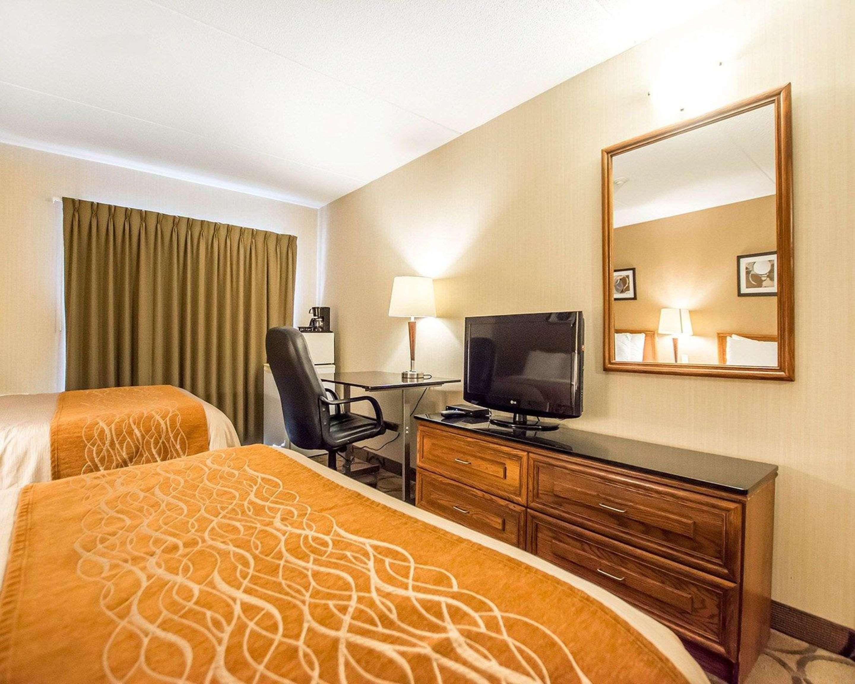 Comfort Inn Kirkland Lake Exteriör bild