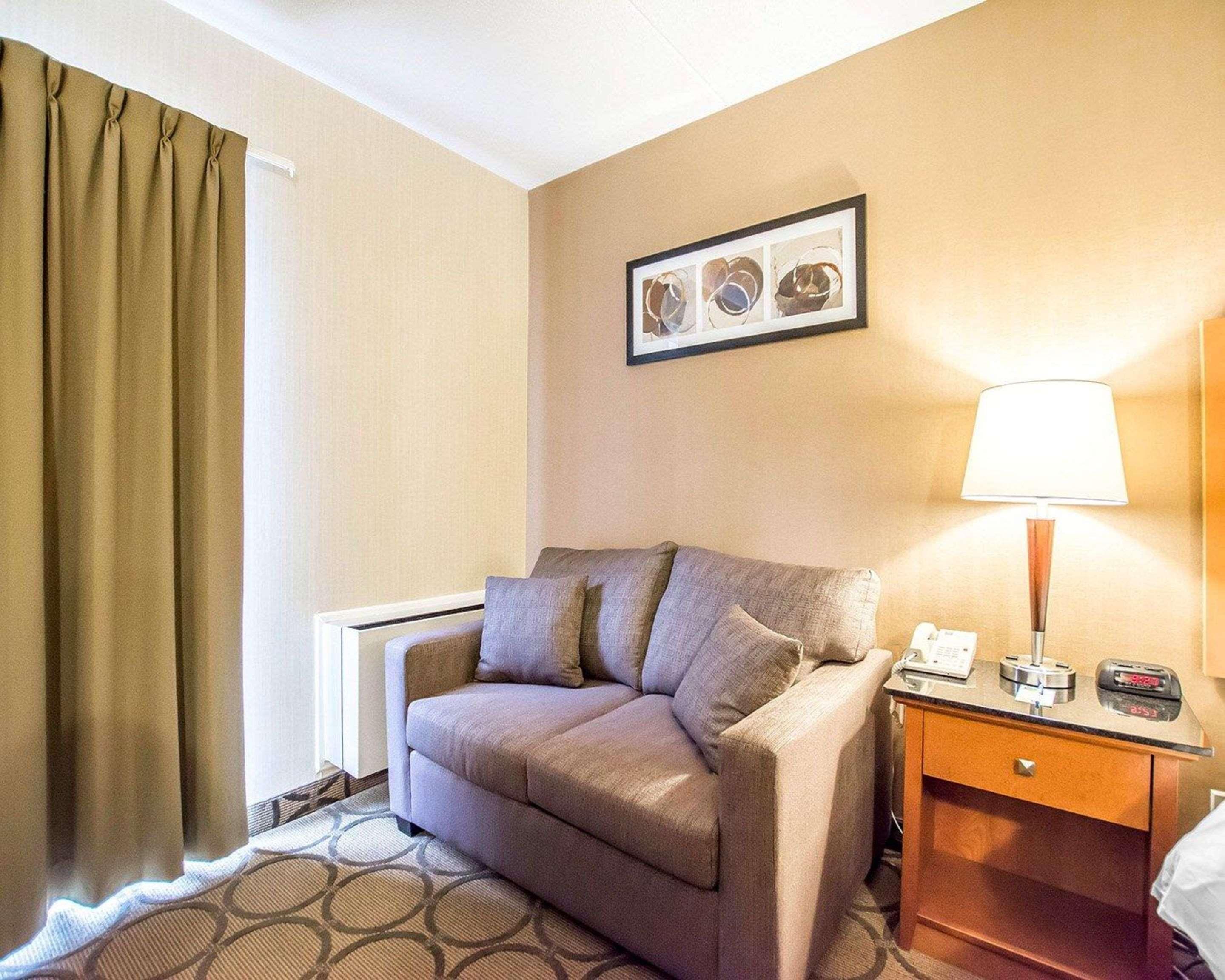 Comfort Inn Kirkland Lake Exteriör bild