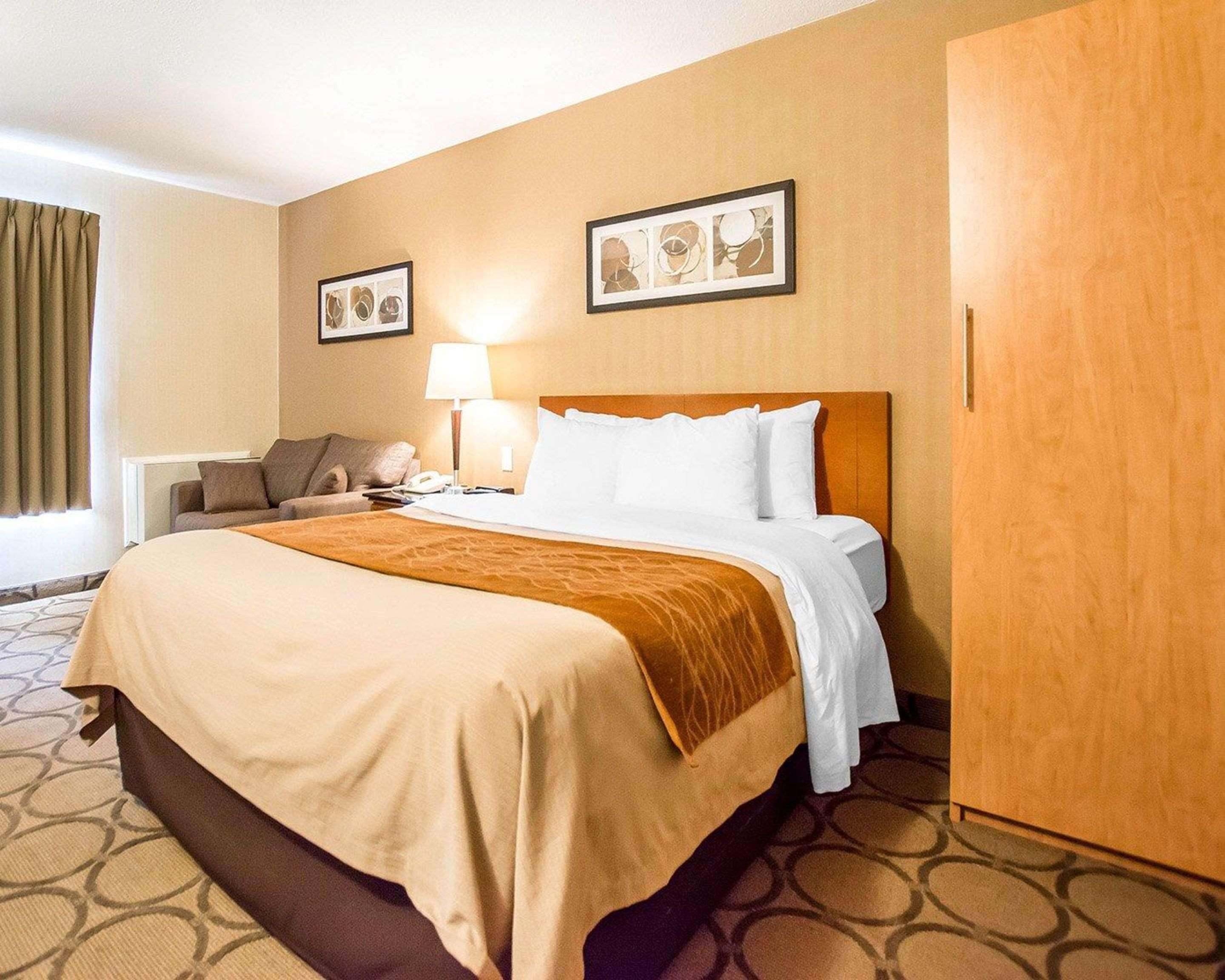 Comfort Inn Kirkland Lake Exteriör bild