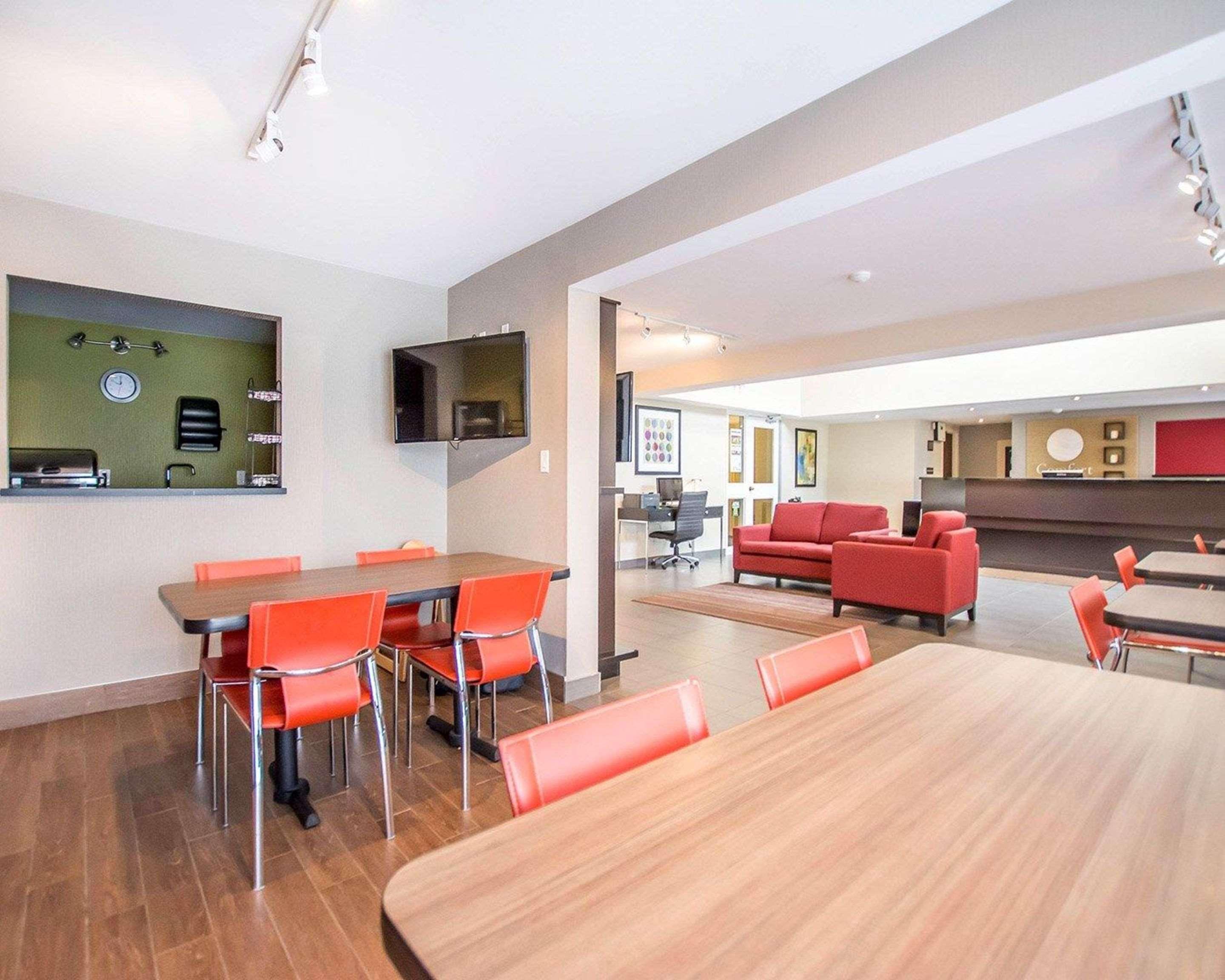 Comfort Inn Kirkland Lake Exteriör bild