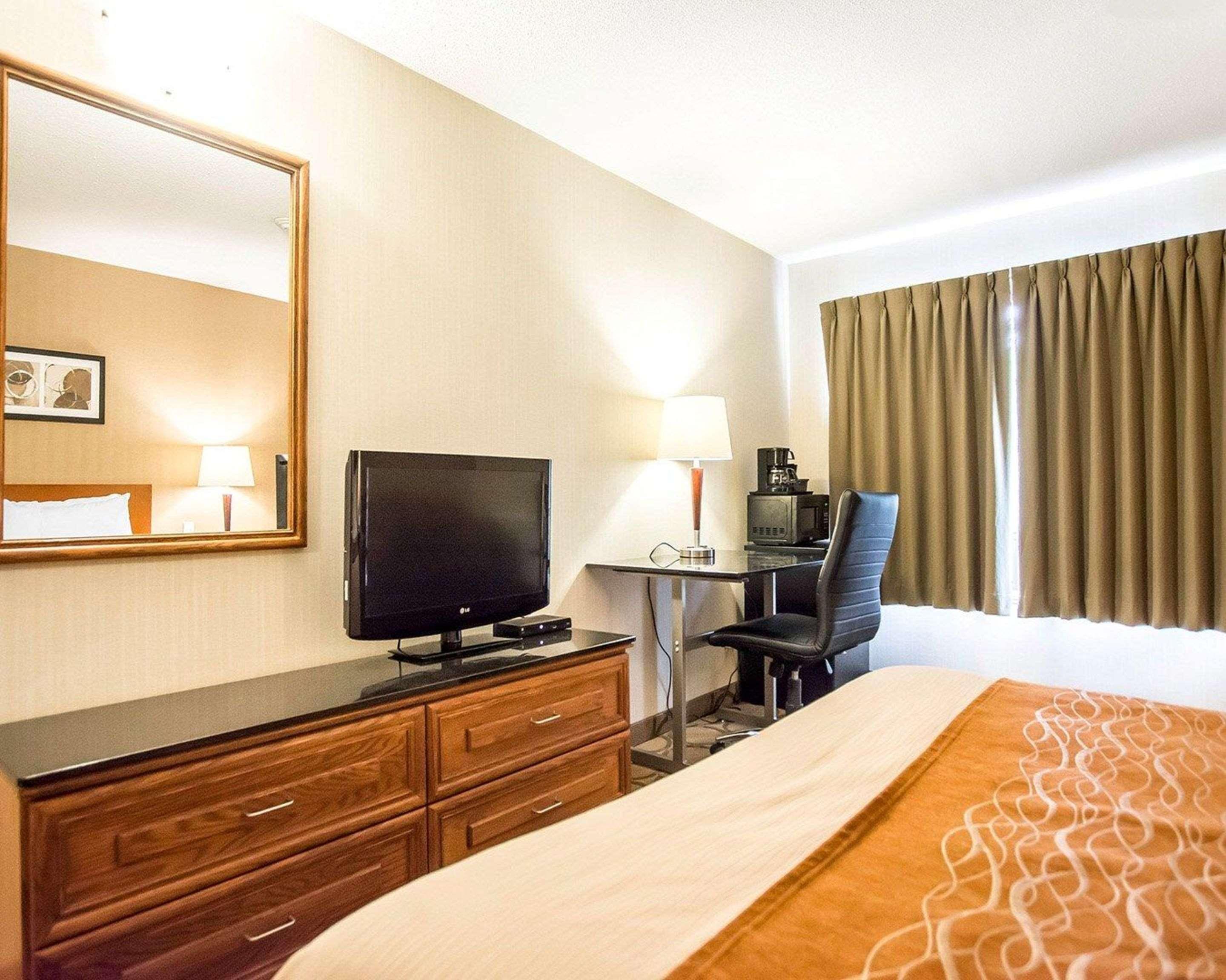 Comfort Inn Kirkland Lake Exteriör bild