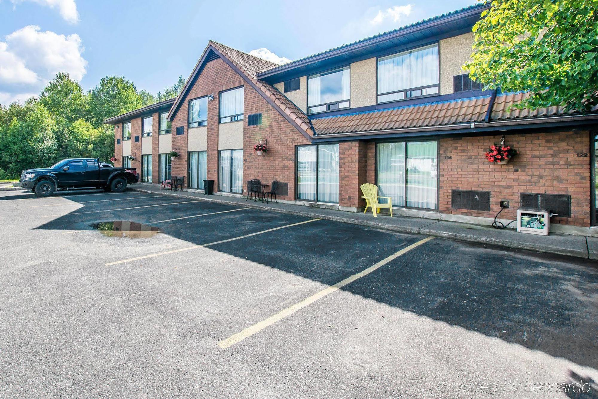 Comfort Inn Kirkland Lake Exteriör bild