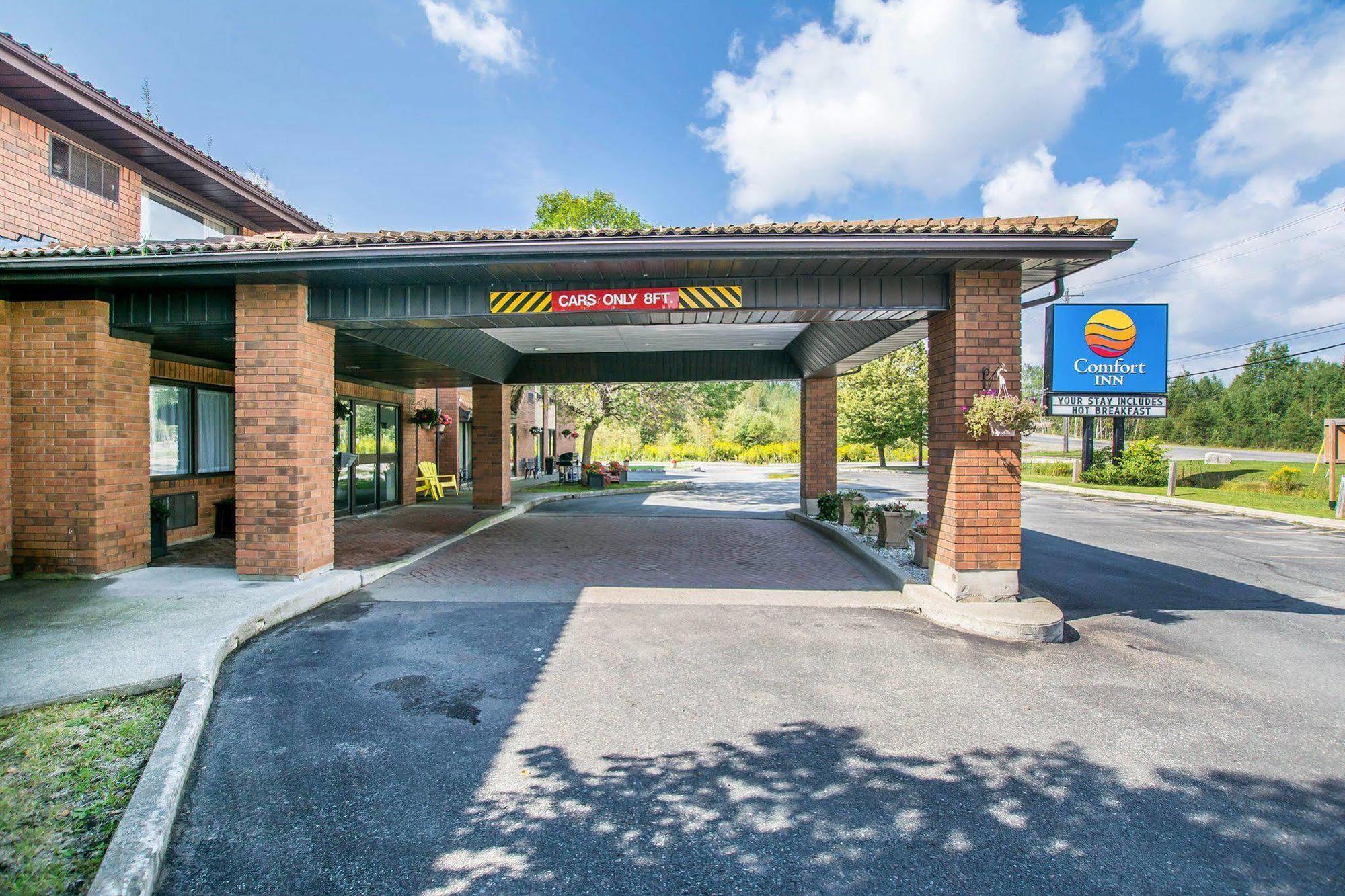 Comfort Inn Kirkland Lake Exteriör bild