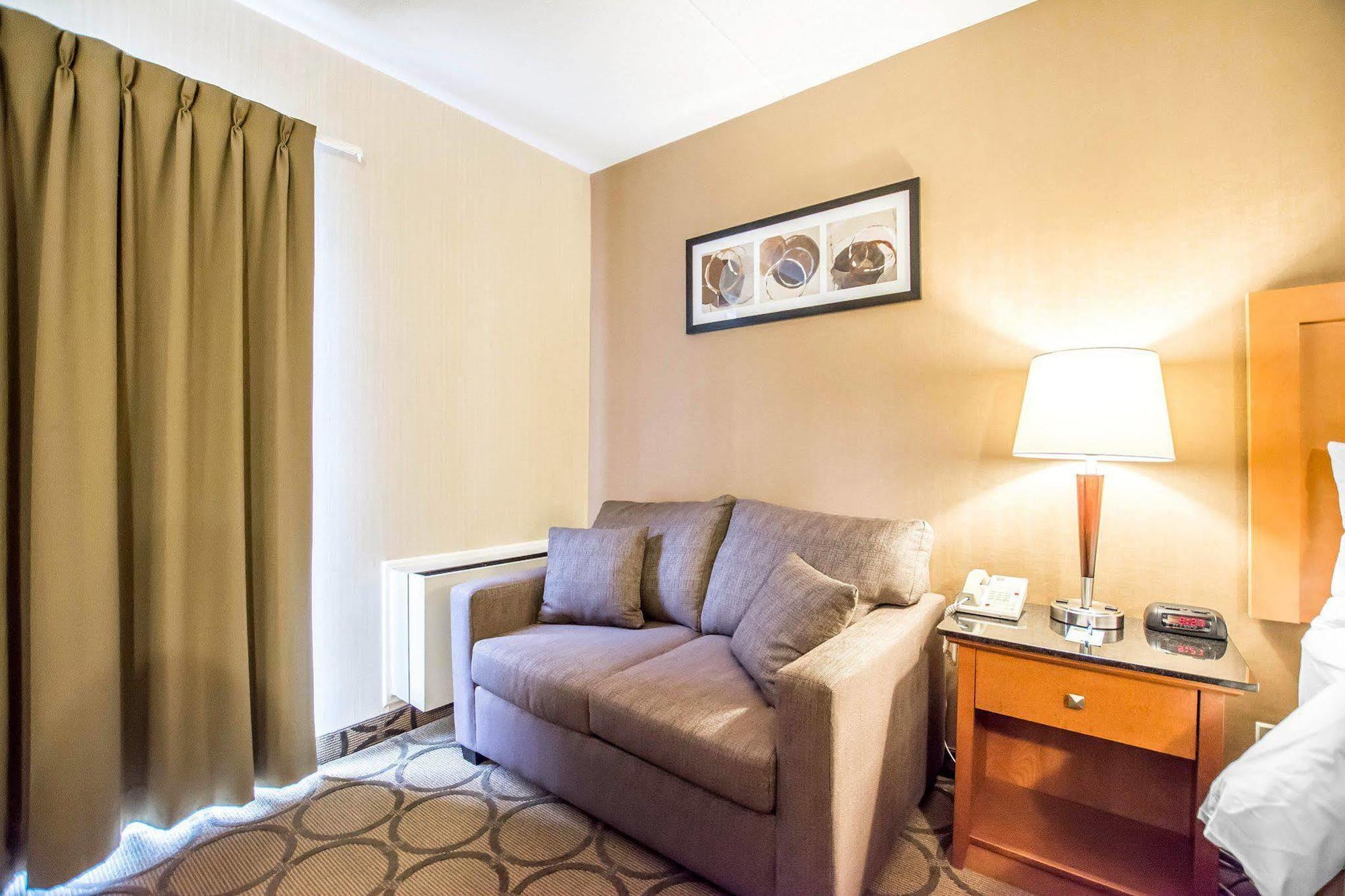Comfort Inn Kirkland Lake Exteriör bild