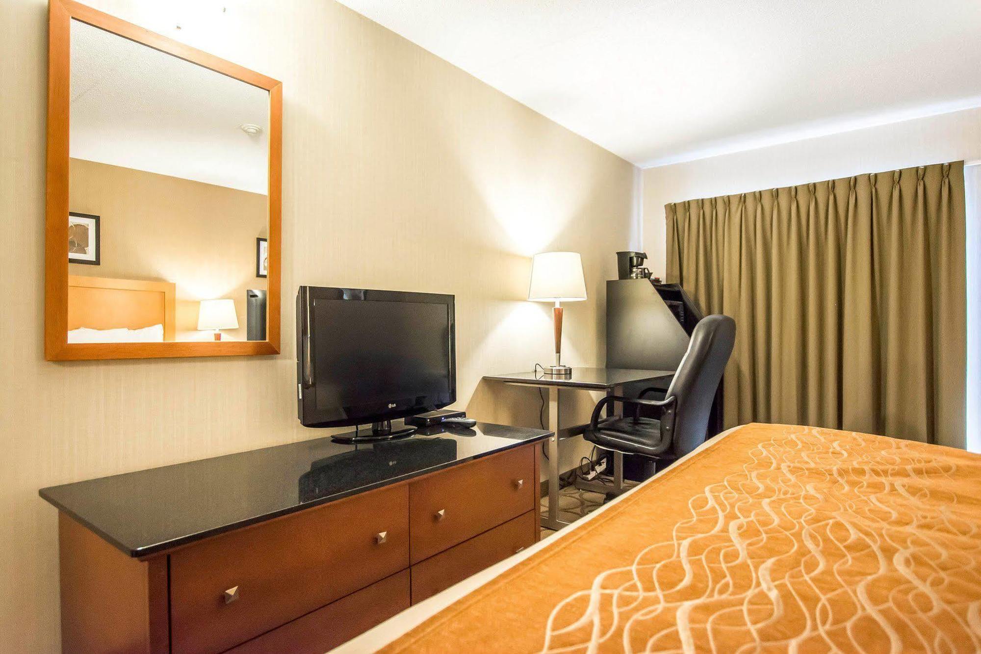 Comfort Inn Kirkland Lake Exteriör bild