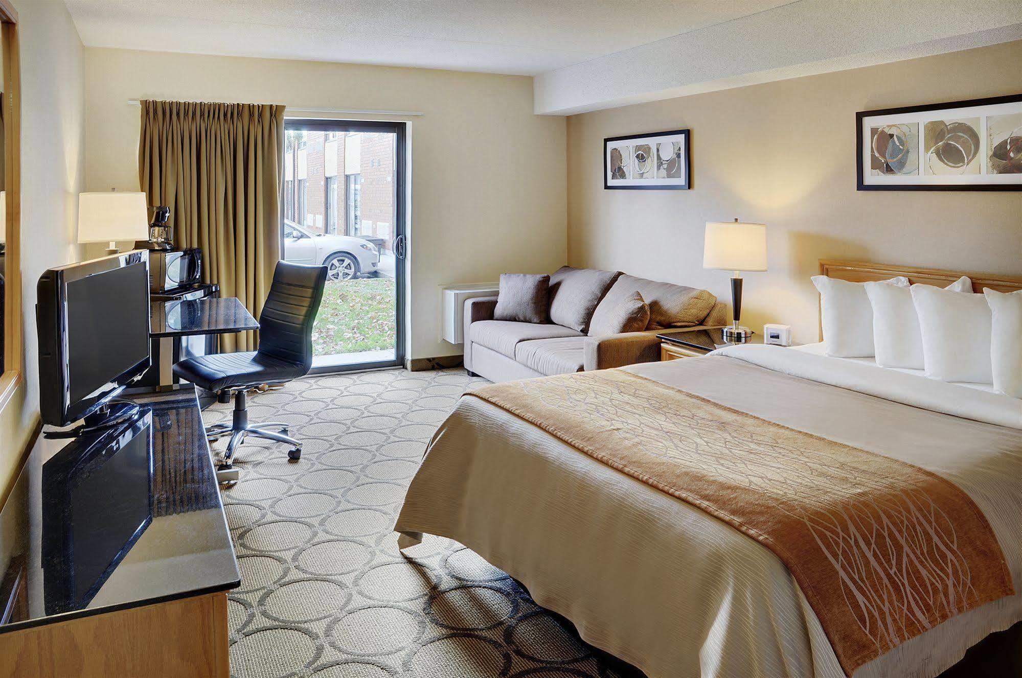 Comfort Inn Kirkland Lake Exteriör bild