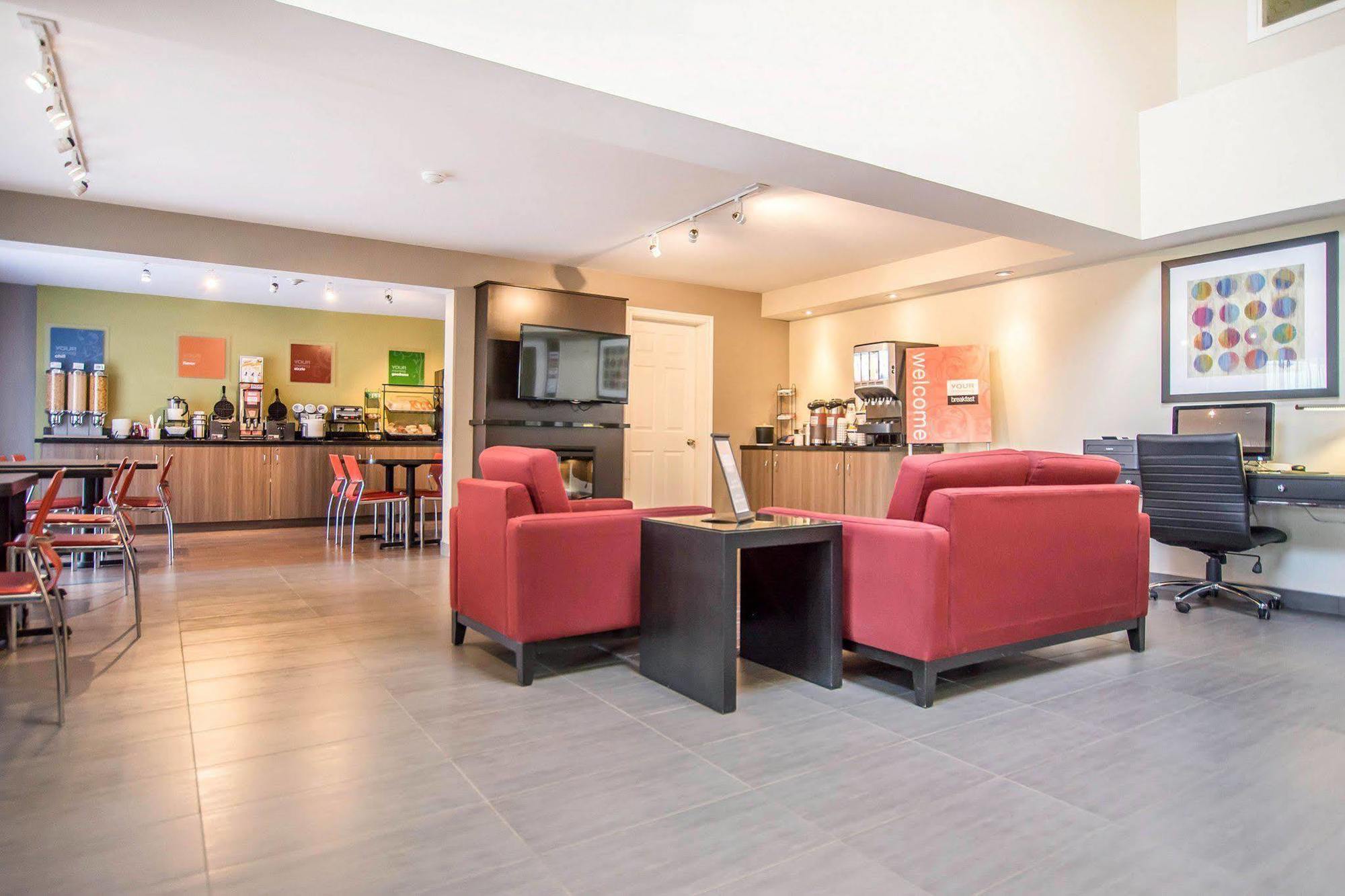 Comfort Inn Kirkland Lake Exteriör bild