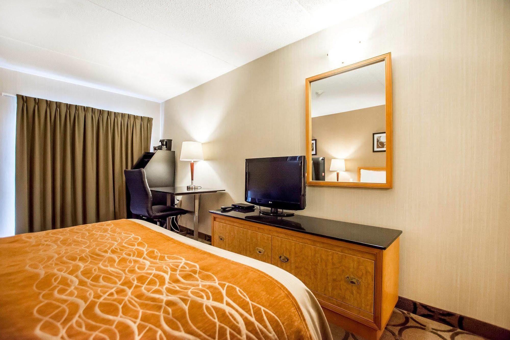 Comfort Inn Kirkland Lake Exteriör bild