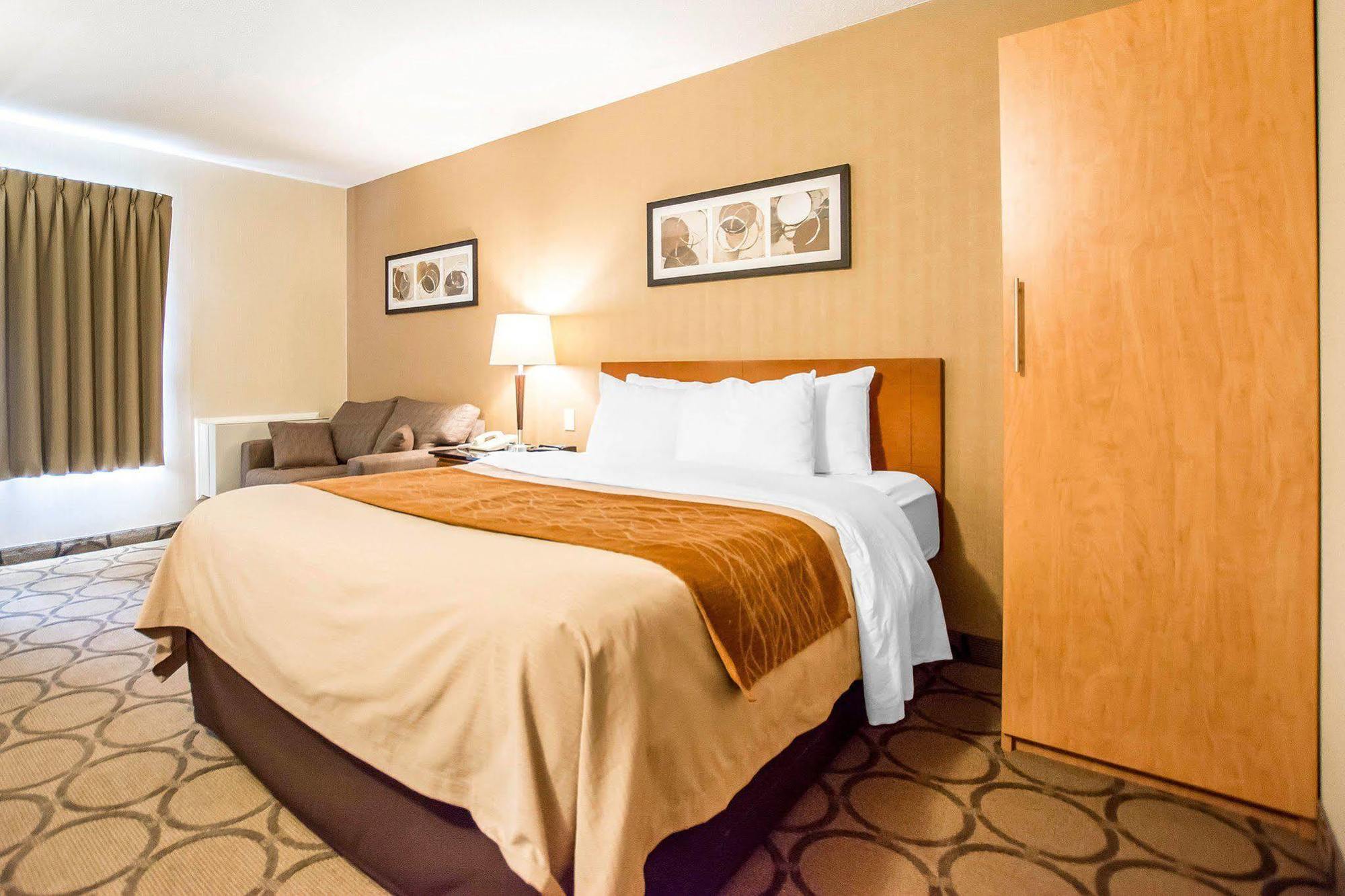 Comfort Inn Kirkland Lake Exteriör bild
